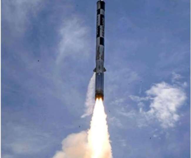 https://www.jagranimages.com/images/newimg/08102021/08_10_2021-brahmos_missile_test_22093858_91611687.jpg