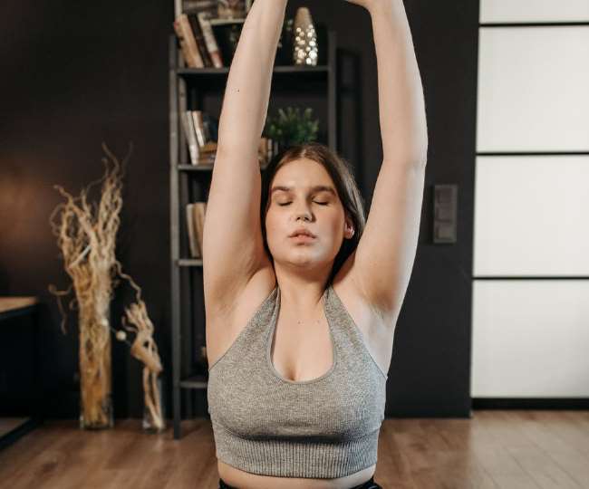 https://www.jagranimages.com/images/newimg/08102021/08_10_2021-showing_underarms_22091237.jpg