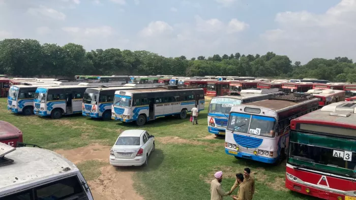 एयर शो के लिए 11 पार्किंग प्वाइंट्स से सीटीयू की बस सर्विस सुखना लेक तक पहुंचाएगी।