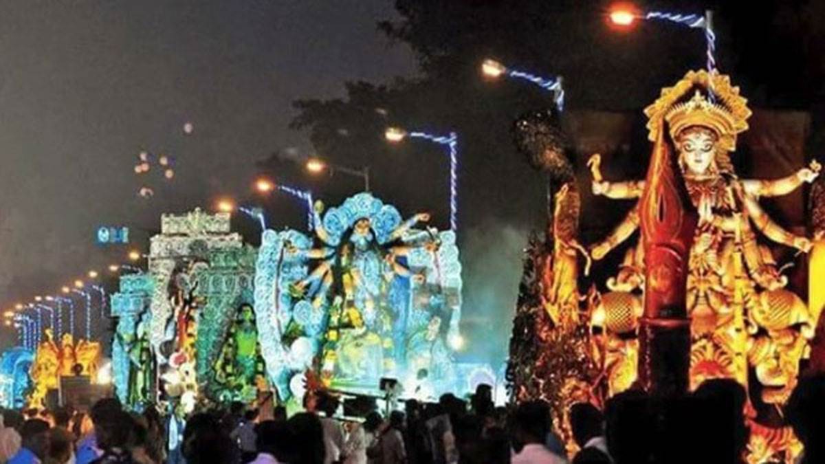 https://www.jagranimages.com/images/newimg/08102022/08_10_2022-durga_puja_carnival_kolkata_23126427.jpg