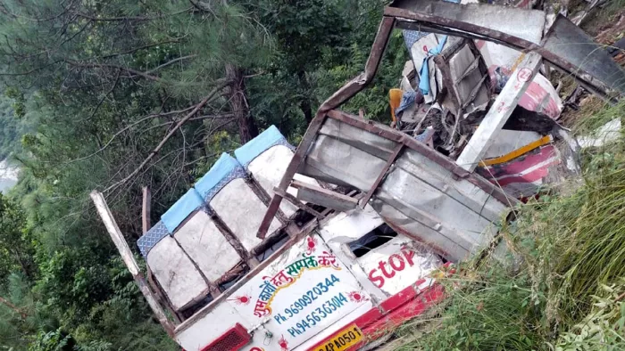 Pauri Bus Accident: सिमड़ी बस दुर्घटना हुए चार दिन बीत गए हैं।