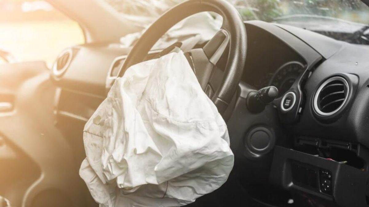 https://www.jagranimages.com/images/newimg/08102023/08_10_2023-car_safety_tips__23550904.jpg