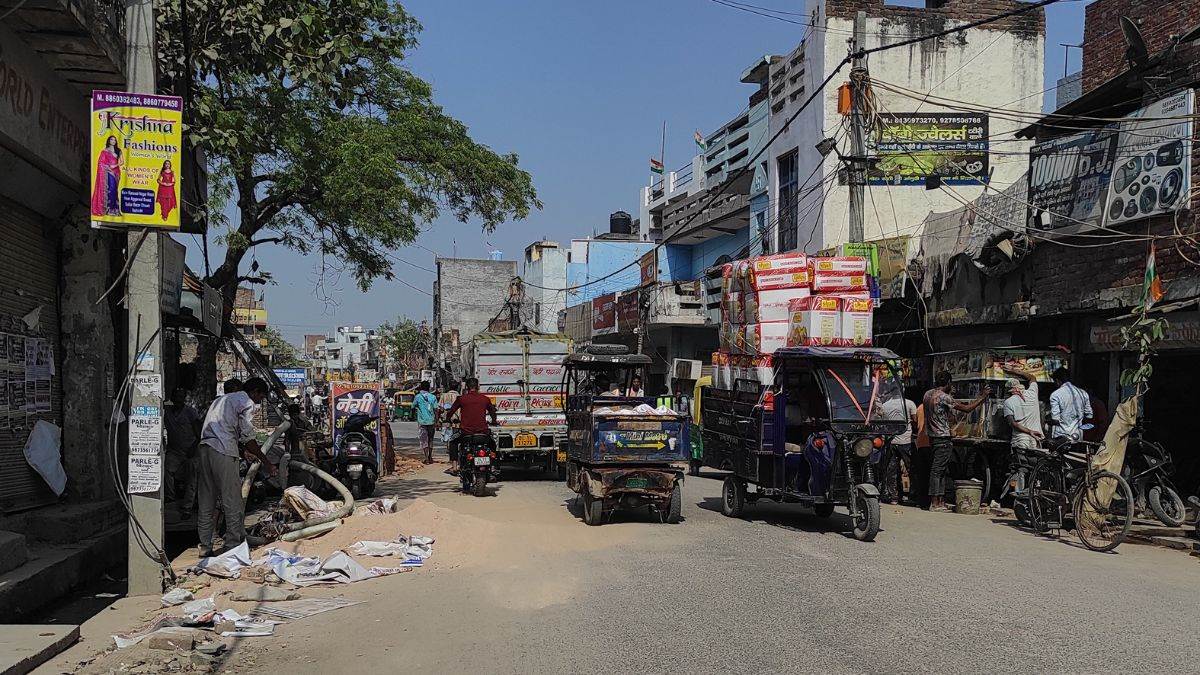https://www.jagranimages.com/images/newimg/08102023/08_10_2023-karawal_nagar_road_23550977.jpg