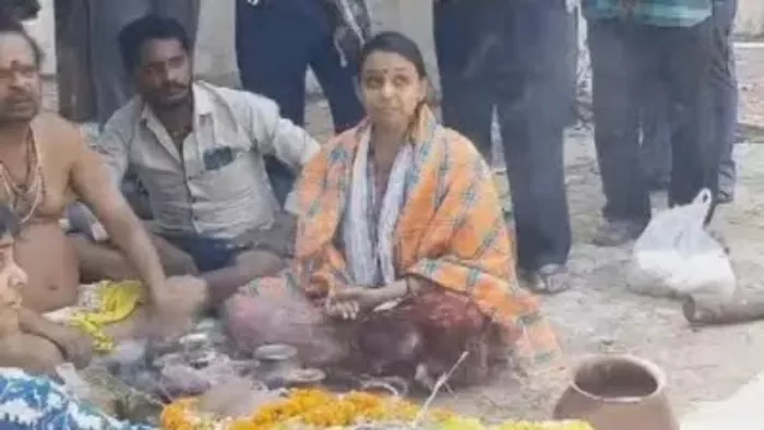 ओडिशा की बेटी ने परंपरा के बंधन को तोड़ते हुए किया पिता का अंतिम संस्कार