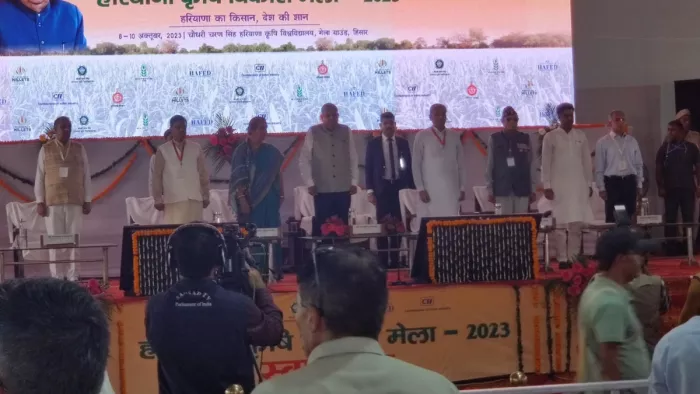 हिसार के कृषि विकास मेला 2023 में शामिल हुए उपराष्ट्रपति