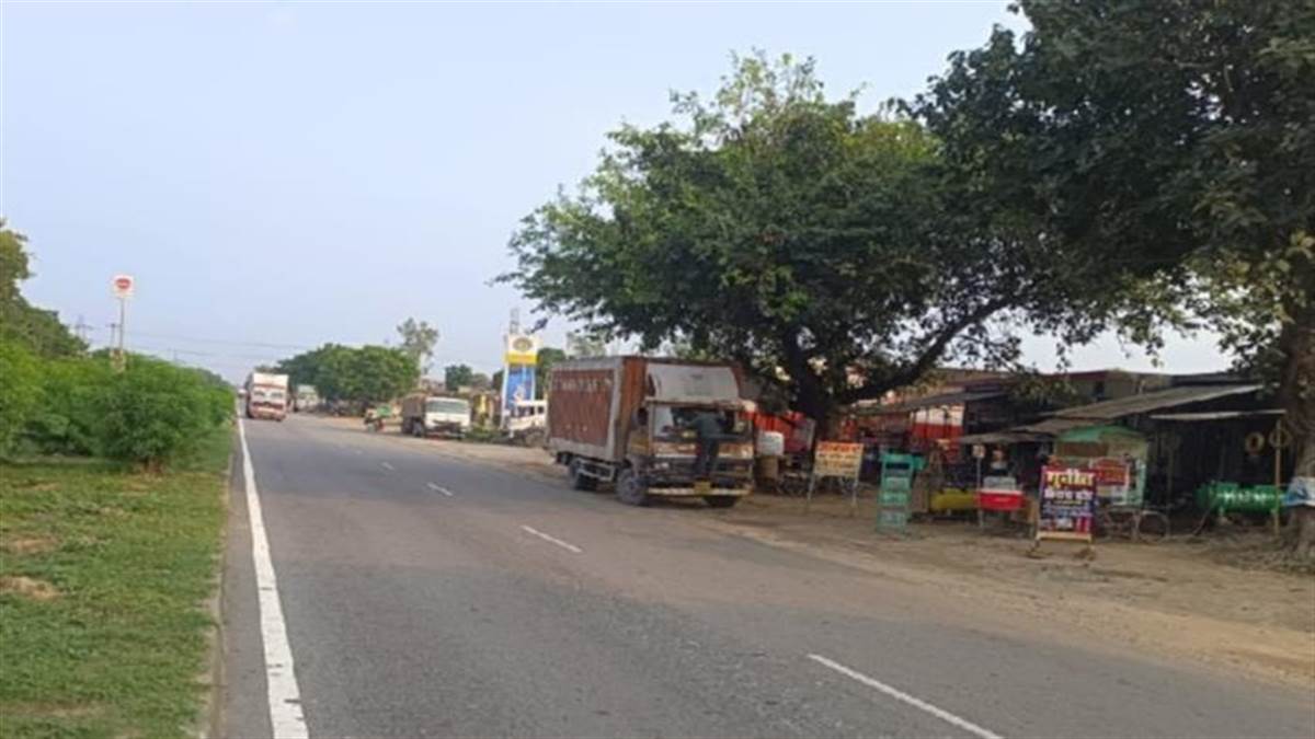 highway encroachment illegal shops cause accidents authorities ignore