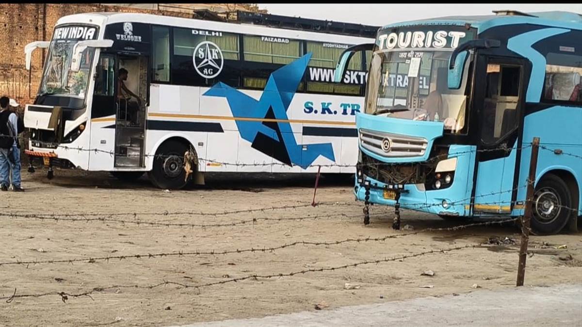 illegal buses operate at sonauli border administration silent