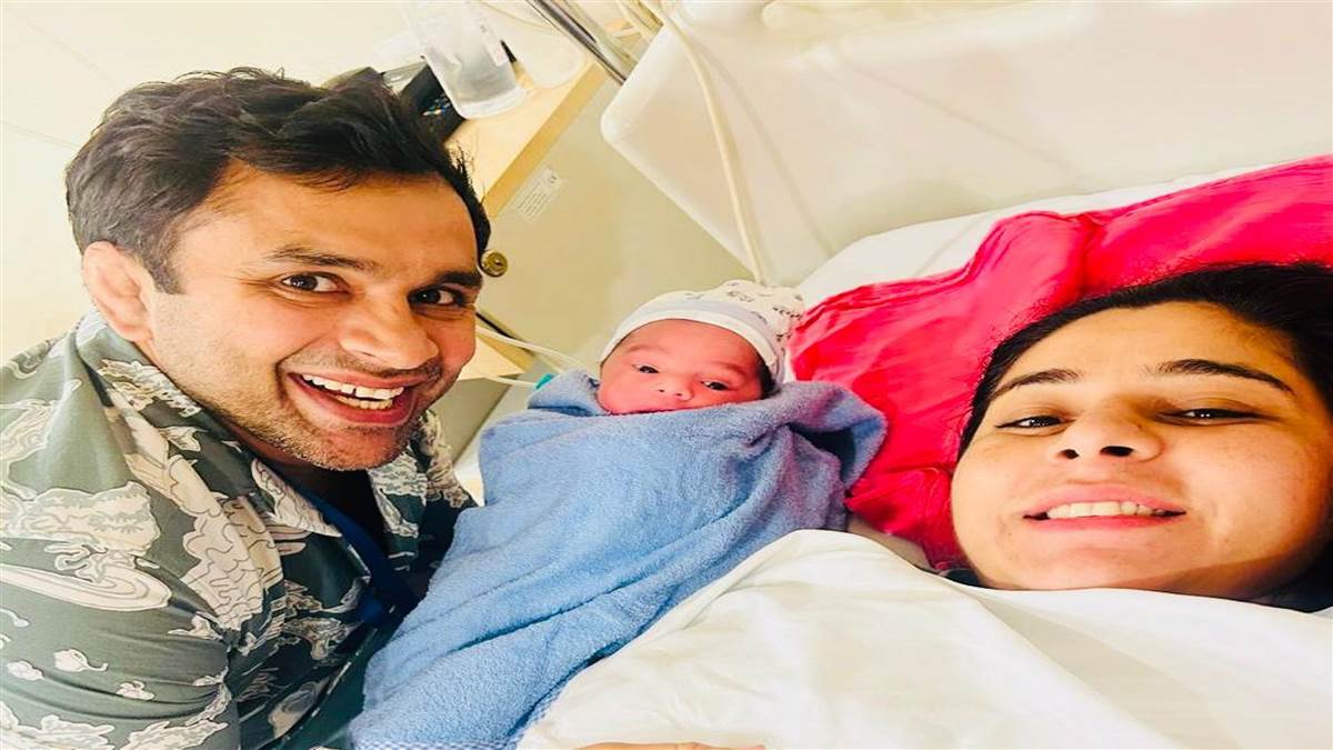 ncr sarita mor arjuna awardee wrestler gave birth to a son in delhi hospital