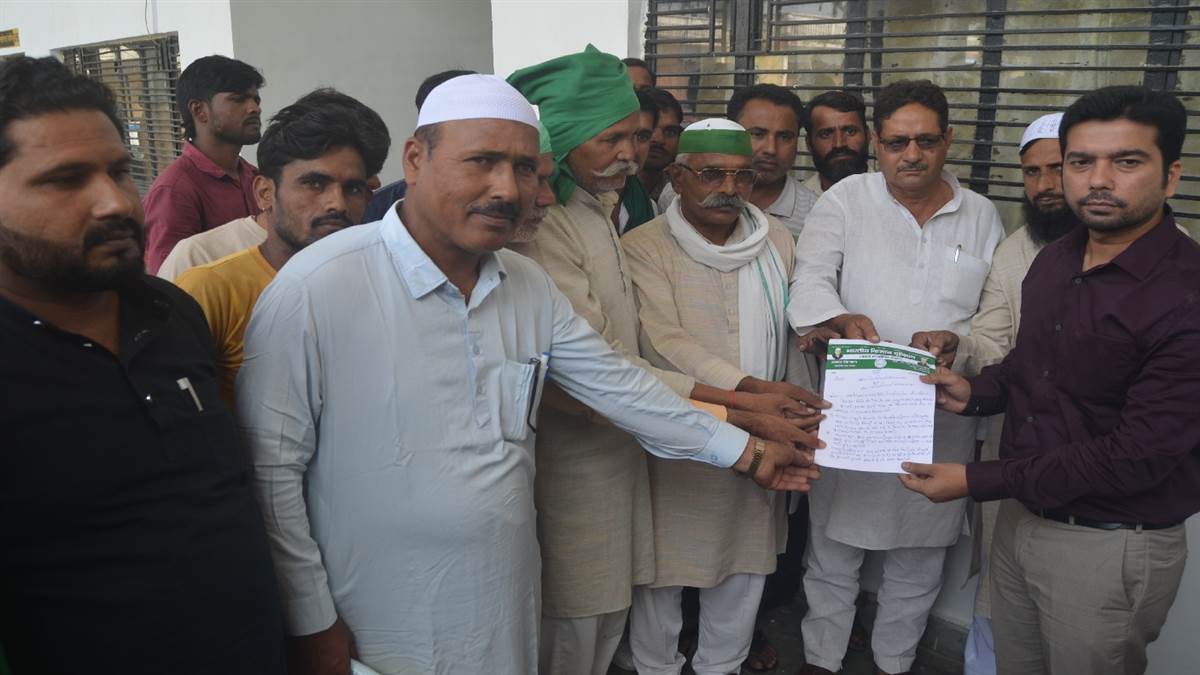 bhakiyu demands crop compensation after rain damage in sambhal