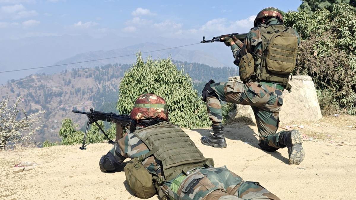 indian army reviews security challenges on pakistan china borders