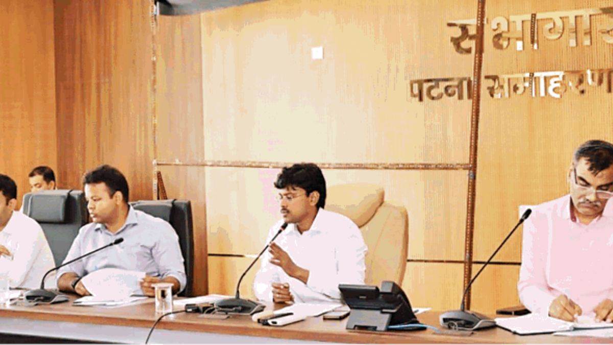 bihar election 2025 dm ensures fair elections adherence to code of conduct and guidelines