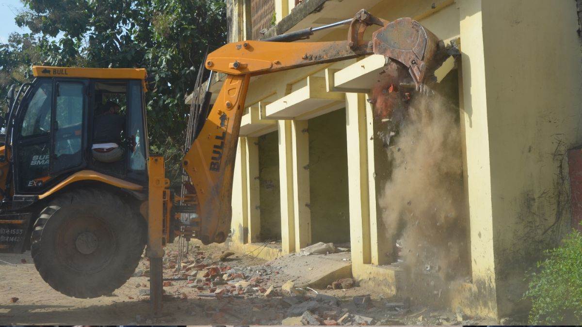 bulldozer action illegal construction demolished at cold storage
