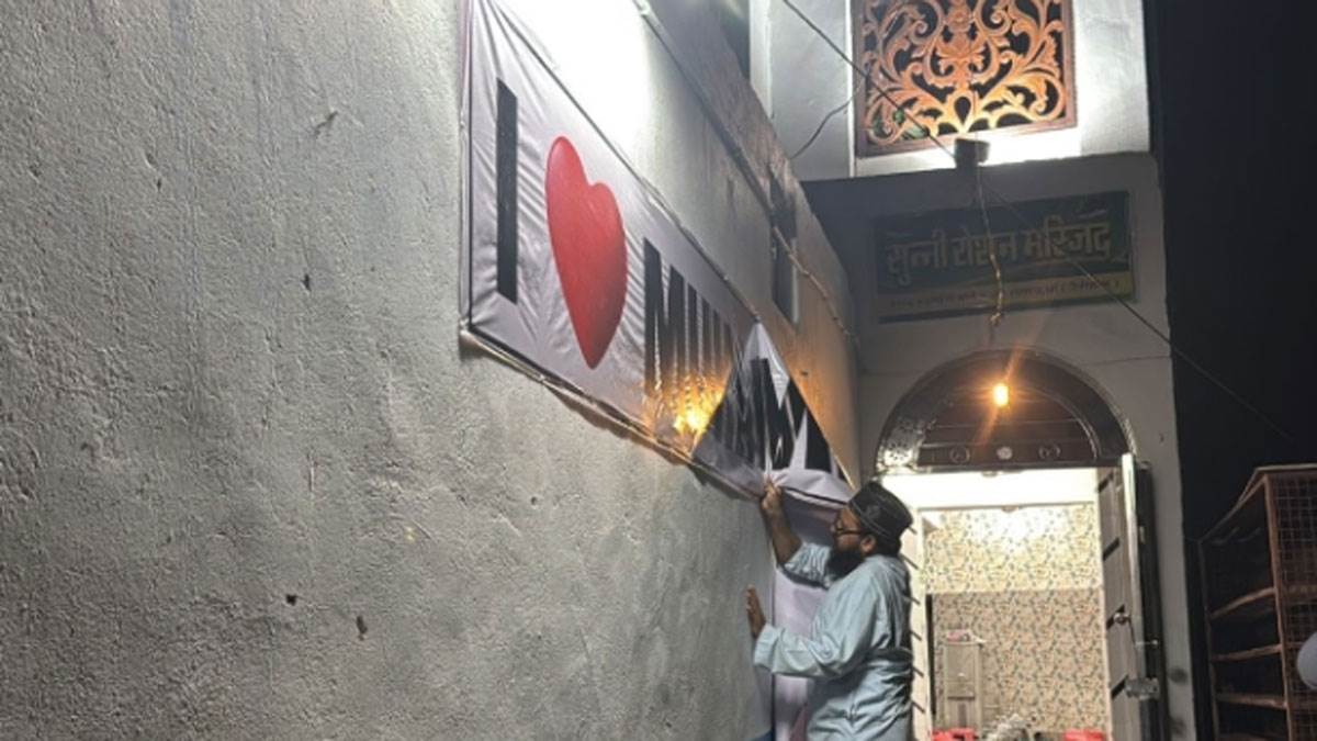 lalkuan news police remove i love muhammad poster from mosque