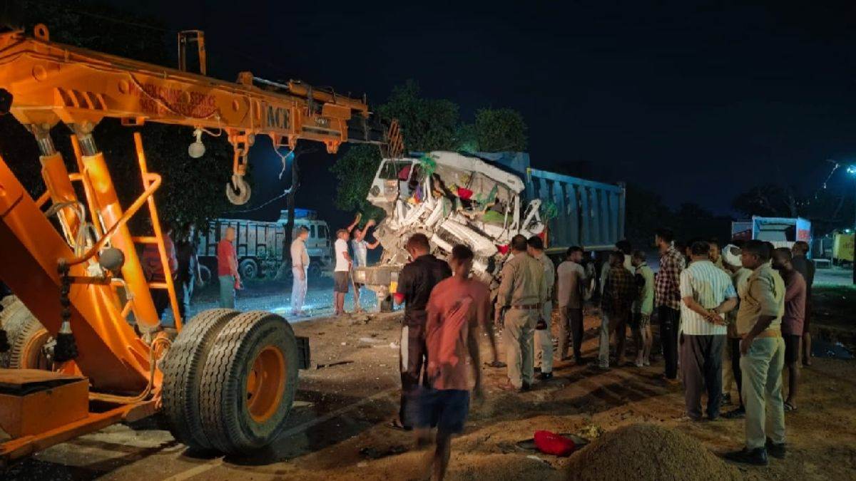 fatal accident dumper collision in kanpur claims life