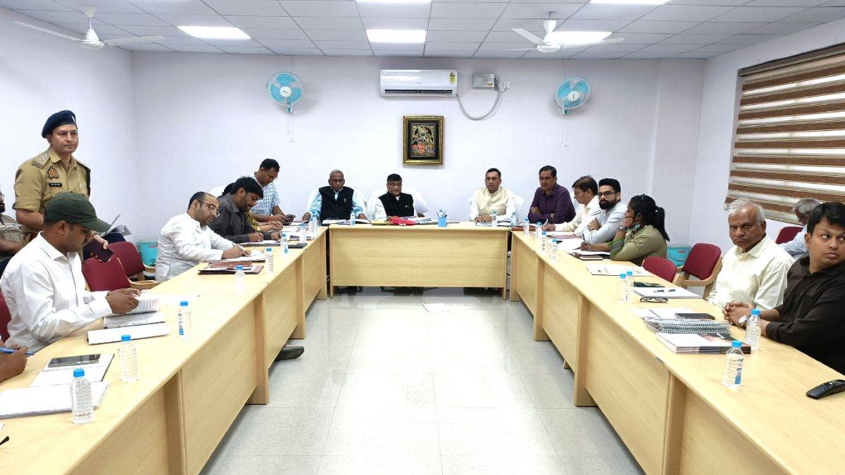 banke bihari temple dispute high power committee faces deadlock