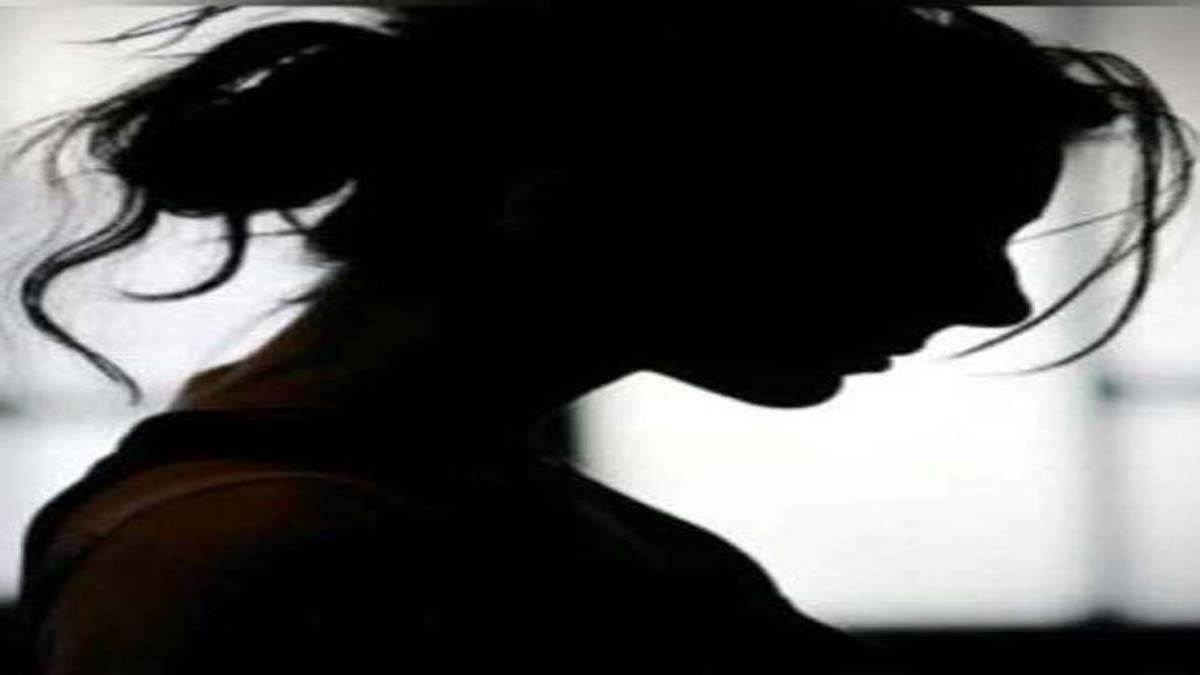 bhagalpur sm college girl student absconds with examination paper who expelled by college administration