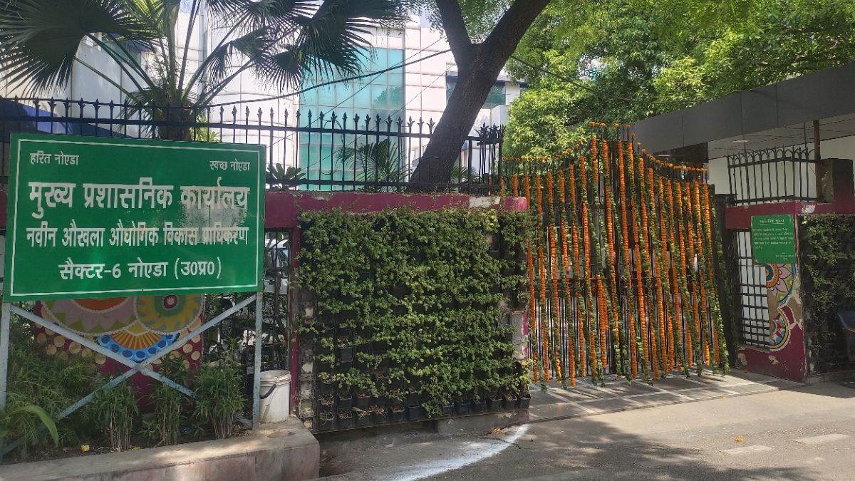 ncr noida safe city project 2100 cctv cameras to enhance security
