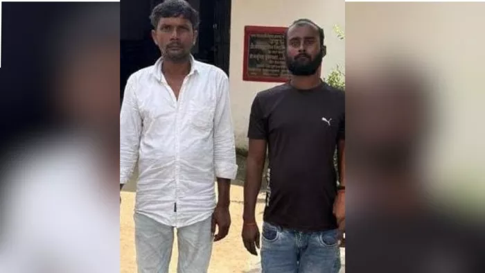 अवैध पटाखा फैक्ट्री से दो आरोपित गिरफ्तार, सवा दो क्विंटल बारूद व पटाखे बरामद।