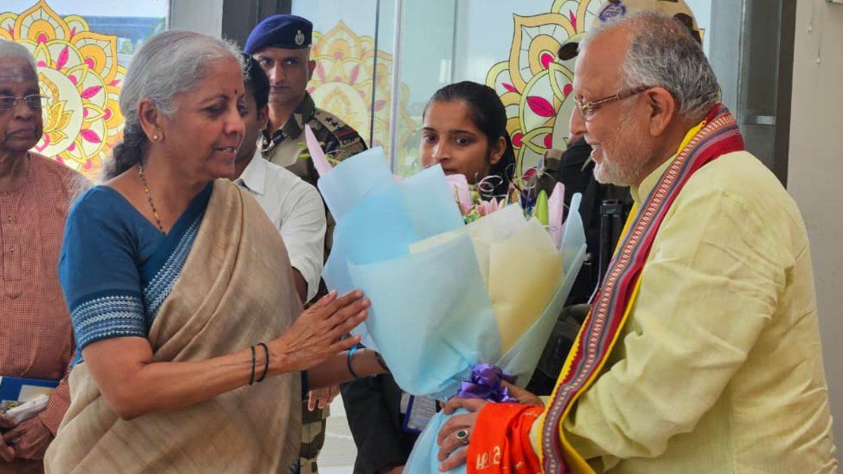 nirmala sitharaman visits ayodhya unveiling musical saints statues