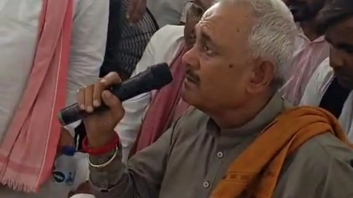 जेल से बाहर आए अखिलेश के करीबी सपा के पूर्व विधायक, समर्थकों से मिलकर भावुक हुए रामेश्वर सिंह यादव