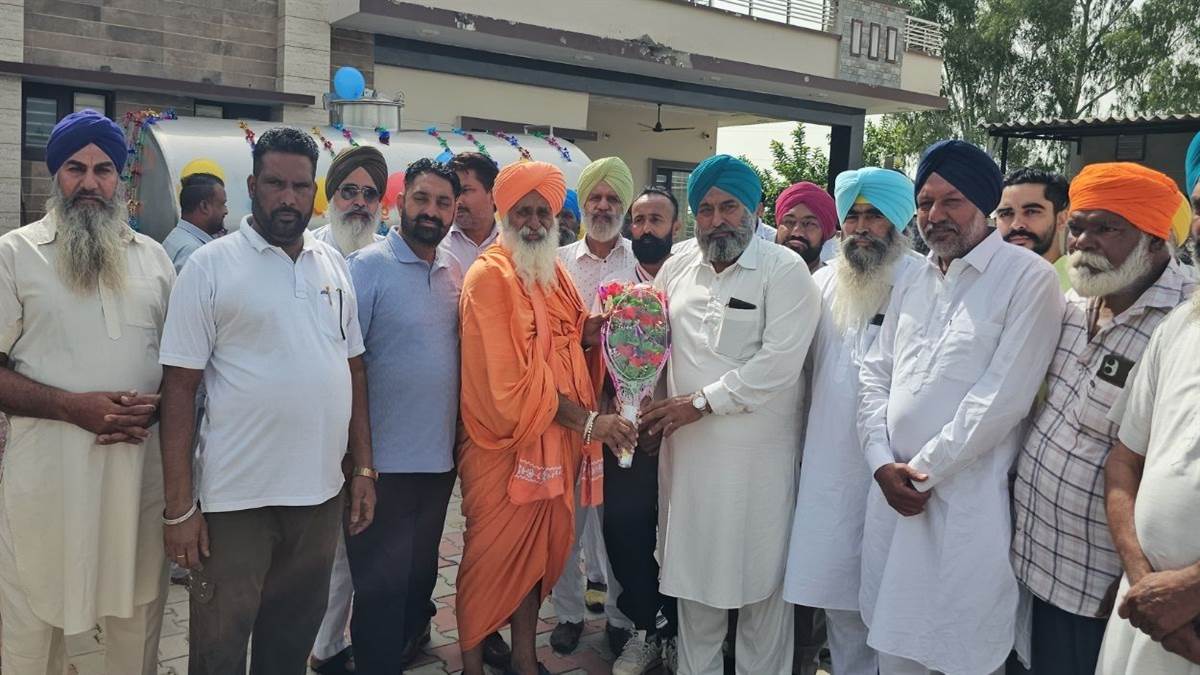 kapurthala sant sichewal gifts water tankers to four villages trending news
