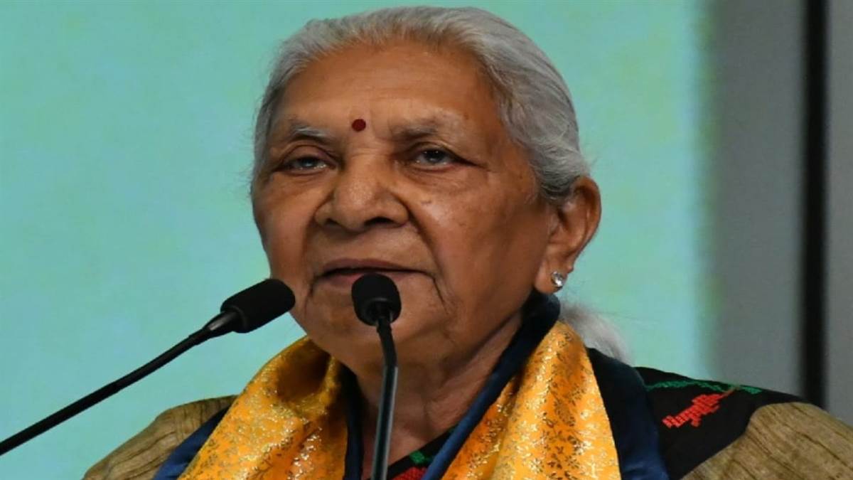 governor spoke in varanasi daughters should not enter into live in relationship have seen those who break it into pieces