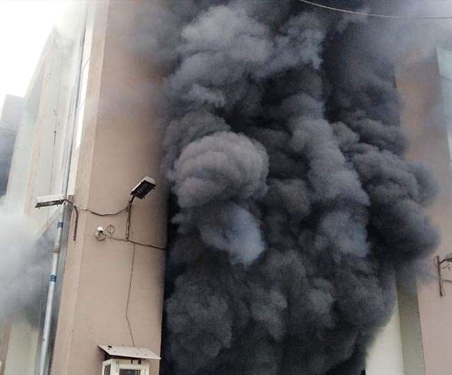 Panipat की हैंडलूम फैक्ट्री में भीषण आग, पांच घंटे बाद भी 12 दमकल नहीं