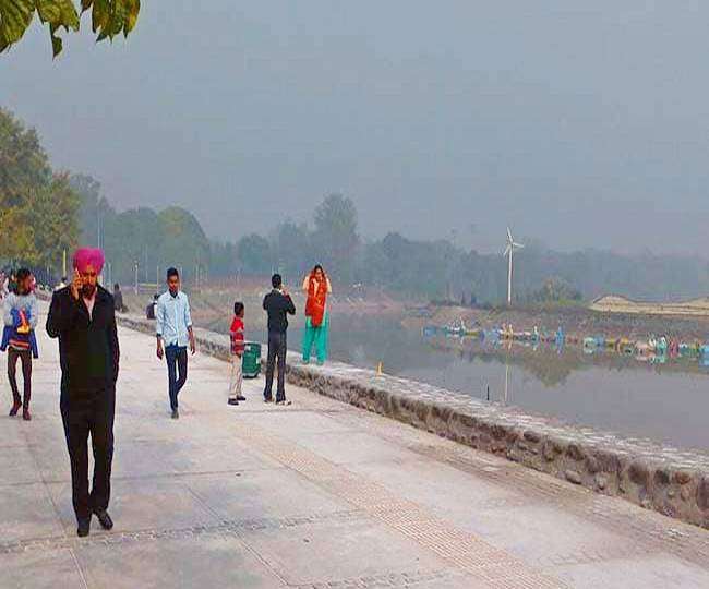 पंजाब में ठंड ने दिखाना शुरू किया असर, निकलने लगे ऊनी कपड़े, फरीदकोट