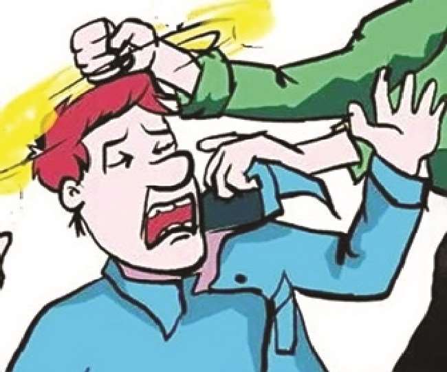 the robbers attacked the fish trader and looted ten thousand rupees in jalandhar