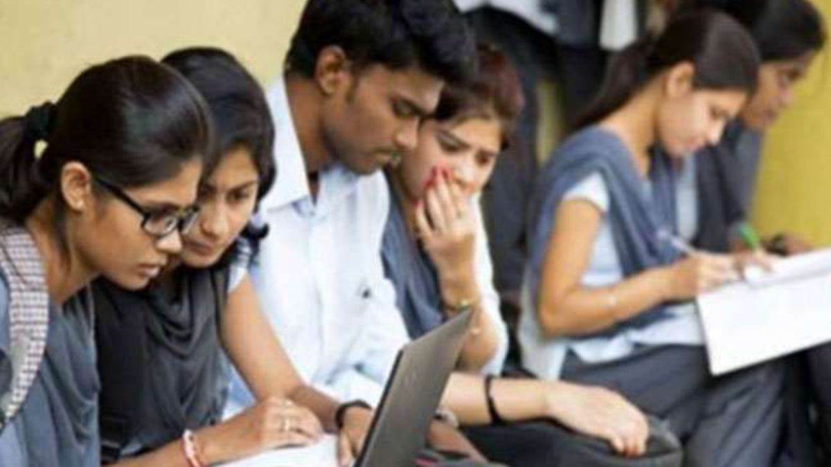 https://www.jagranimages.com/images/newimg/08112022/08_11_2022-cbse,_cisce_board_exam_2023_23190070.jpg