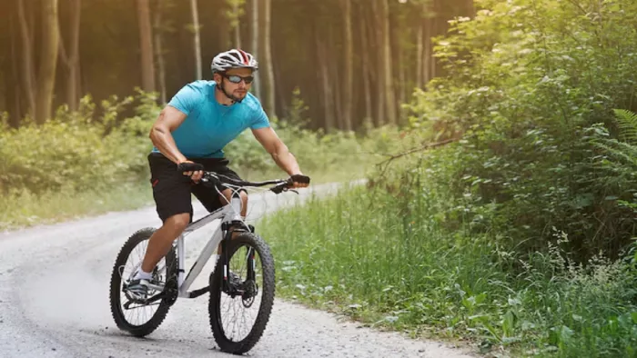 Cycling Benefits: रोजाना सुबह में साइकिल चलाने के गजब के फायदे जानकर आप हो जाएंगे हैरान