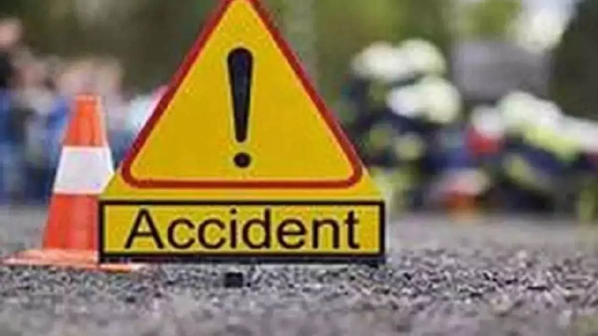 car and bike accident on badaun road in amritpur farrukhabad news