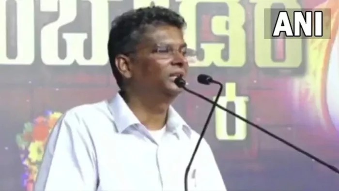 'हिंदू' शब्द को लेकर पार्टी नेता के विवादित बयान पर बवाल, सुधार के मोड में दिख रही कांग्रेस