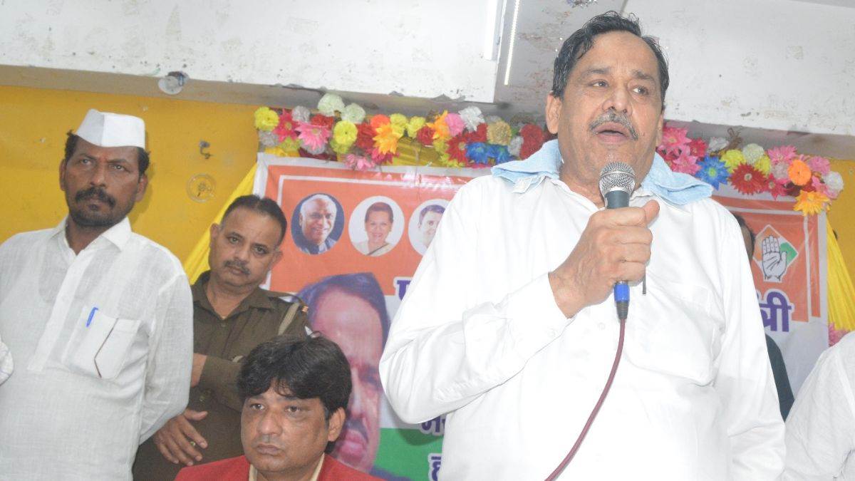 https://www.jagranimages.com/images/newimg/08112022/08_11_2022-nasimuddin_siddiqui_in_mrt_23189967.jpg