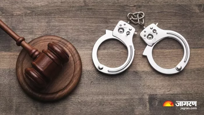 केरल पुलिस के विशेष दलों और माओवादियों के बीच थलप्पुझा पुलिस थाना क्षेत्र के पेरिया इलाके में मुठभेड़ हुई।