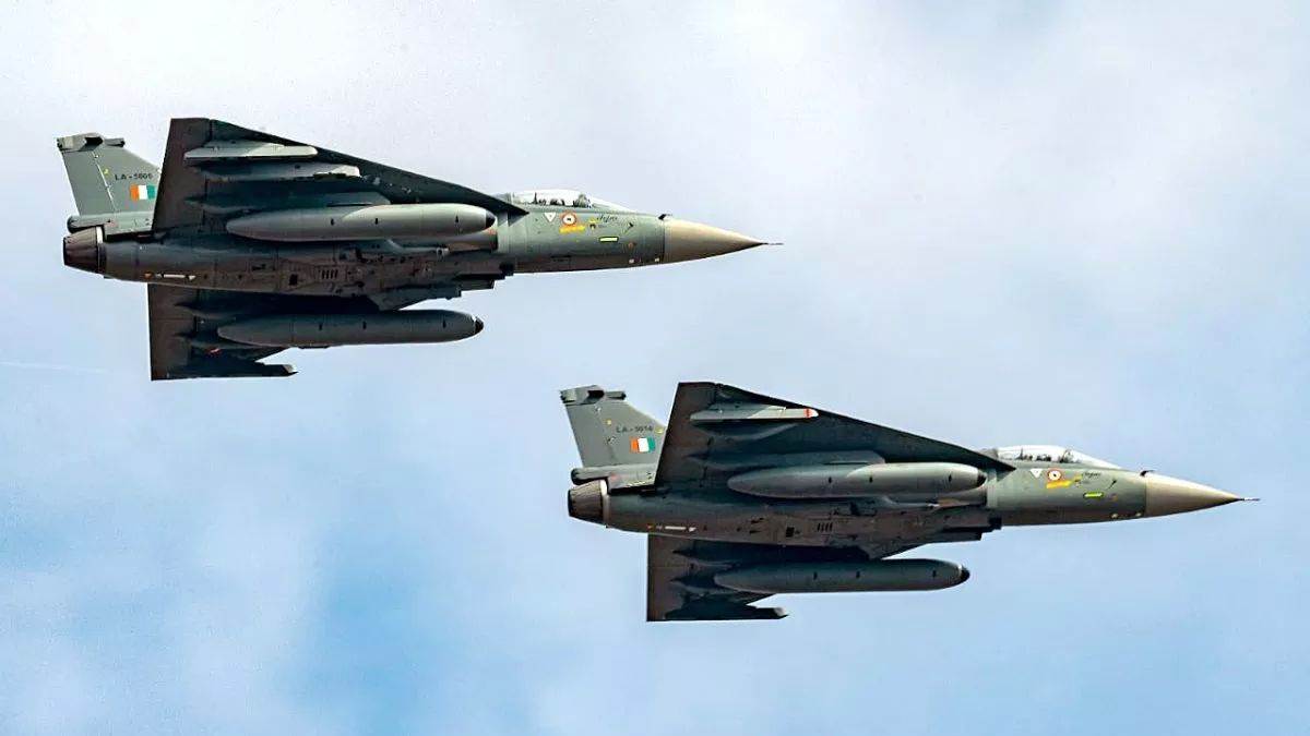 https://www.jagranimages.com/images/newimg/08112023/08_11_2023-iaf_tejas_23576351.jpg