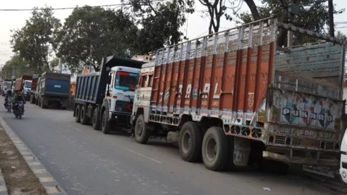 हादसे रोकने के लिए ट्रकों-बसों में लगेंगे सेंसर, ऐसे करेगा काम