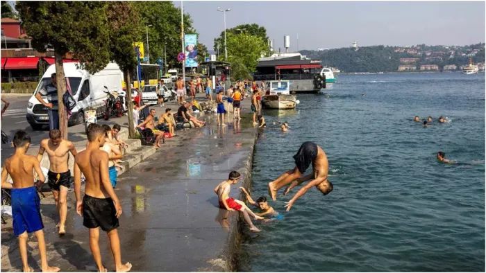 विश्व स्तर पर 2023 के सबसे गर्म साल रहने की संभावना (Image: Reuter)