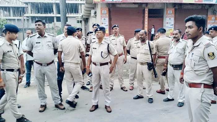 बिहार में माहौल बिगाड़ने की कोशिश को नाकाम कर दिया गया है।