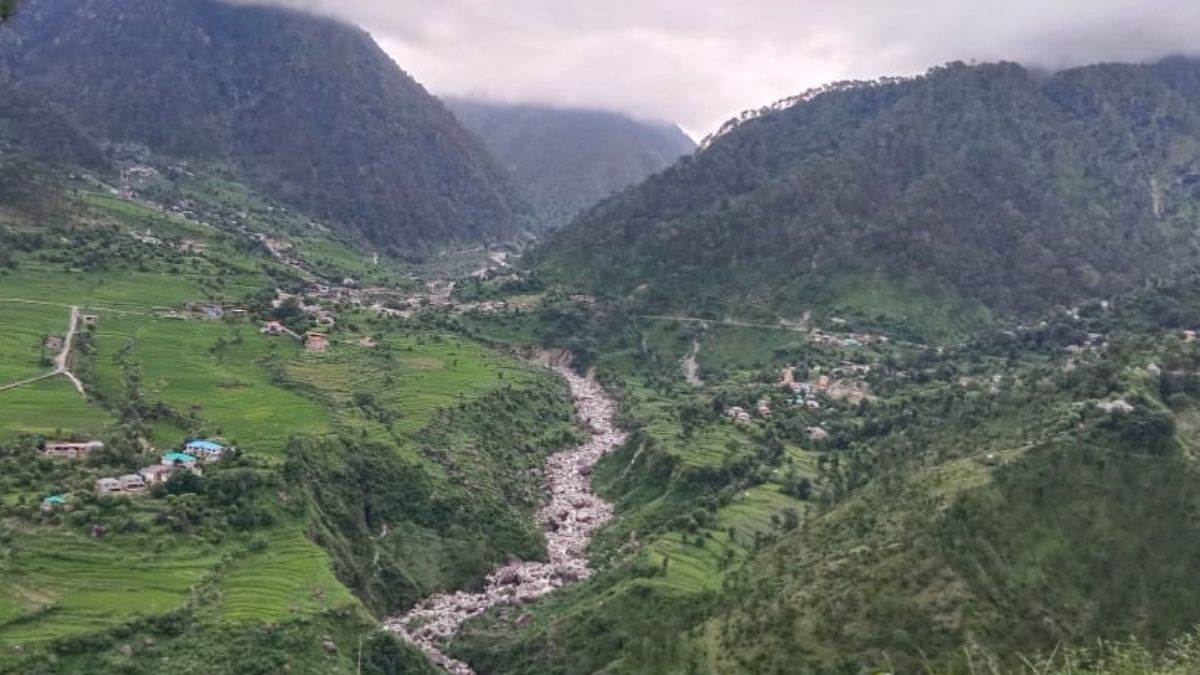 kangra boh valley beauty mesmerizing khabru waterfall fascinates spend relaxing moments and enjoy trekking