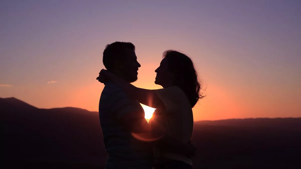 जीजा को हुआ साली से प्यार, करना चाहता है शादी- ससुर पुलिस से बोला- मेरे दामाद से मेरी बेटी को बचाओ