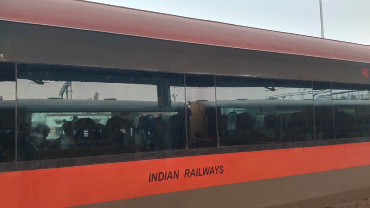 stones pelted on vande bharat express train in uttarakhand