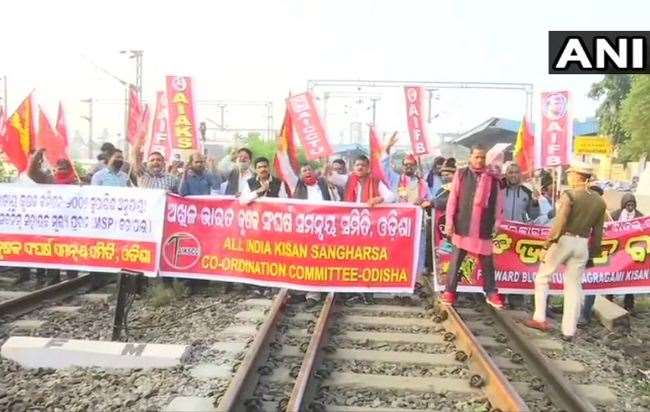 Effective start of Bharat Bandh in Odisha, Road to rail service halt; State government's silent support for the bandh