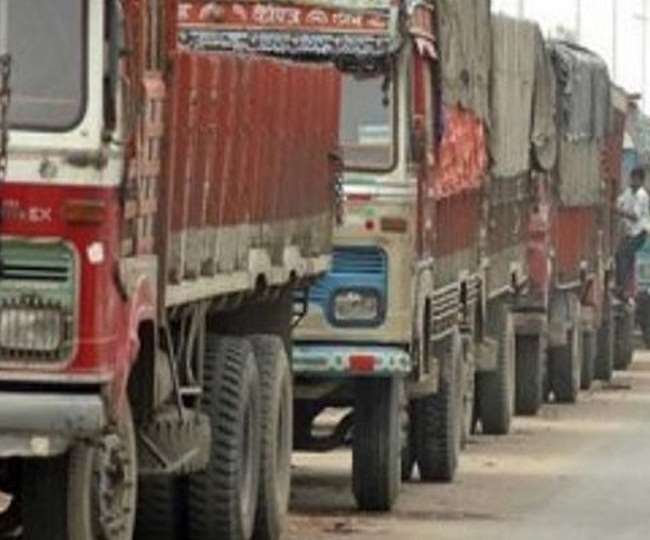 वायु प्रदूषण के खिलाफ AAP सरकार का बड़ा फैसला, दिल्ली में बैन हुई ट्रकों की एंट्री