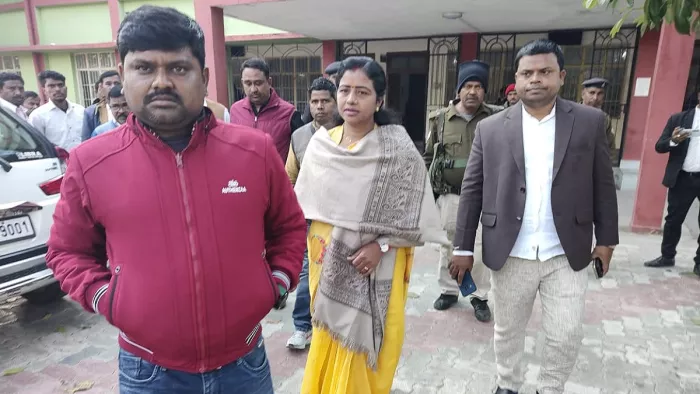 विधायक ममता देवी को पुलिस ने हिरासत में लेकर जेल भेज दिया है।