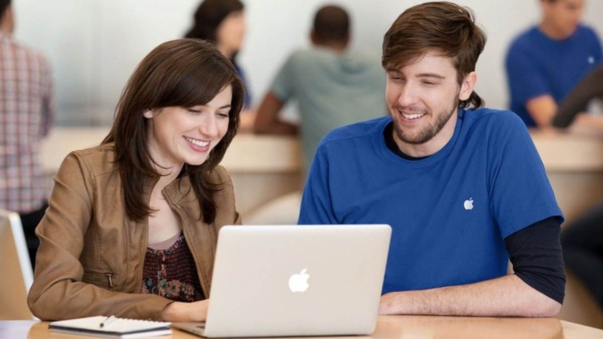 10 Best Laptops In India (2023): कस्टमर्स के दिलों की धड़कन और कॉम्पिटिटर के लिए मुसीबत बने ये लैपटॉप