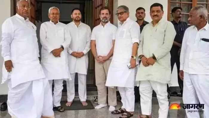 गठबंधन के नेताओं में आपसी तालमेल की चुनौती।