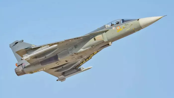 स्वदेशी रूप से विकसित हल्का लड़ाकू विमान है Tejas