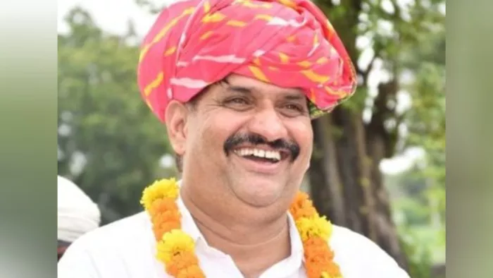 कंवर लाल ने पूछा कि क्या किसी विधायक को उसकी सहमति के बिना जबरन ले जाया जा सकता है?
