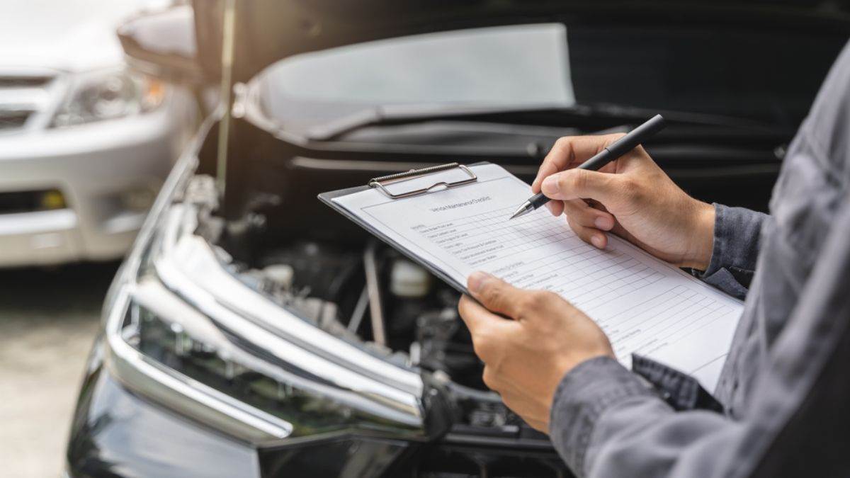 https://www.jagranimages.com/images/newimg/08122024/08_12_2024-car_service_in_winter_23844266.jpg